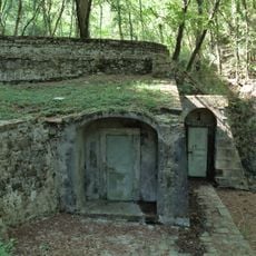 Casotto della Polla sotto la muraglia dell'acquedotto Leopoldino