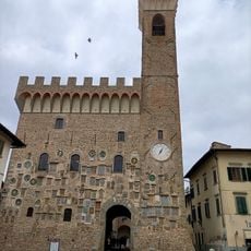 Museum of cutting blades and Palazzo Vicari