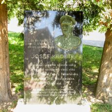 Pamětní deska Josefa Kroutila v Koválovicích