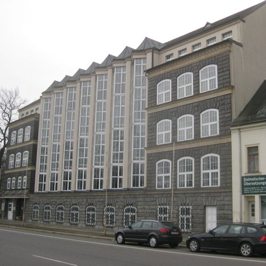 Fabrikgebäude in halboffener Bebauung, mit rückwärtigem Anbau Zwickauer Straße 173