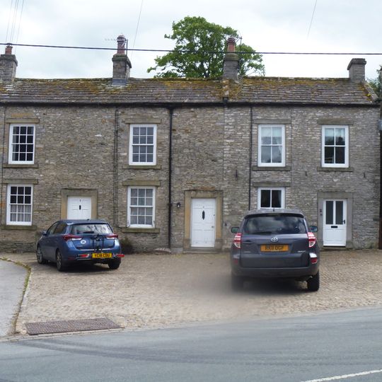 Peacocks Cottages East