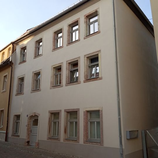 Wohnhaus in halboffener Bebauung mit Rück- und Nebengebäude Freiberger Straße 52