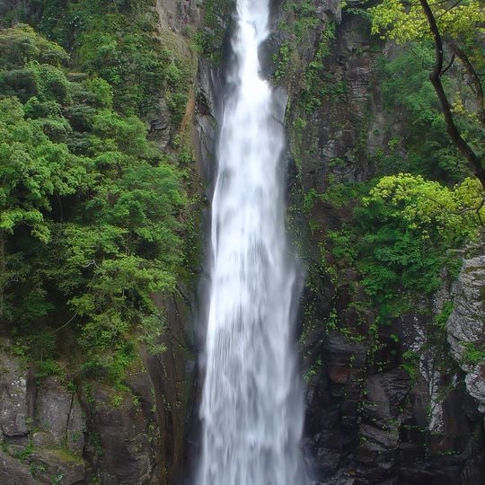 Nishishiiya-Wasserfall