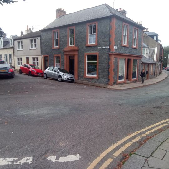 1-2 Old Well Road, Moffat