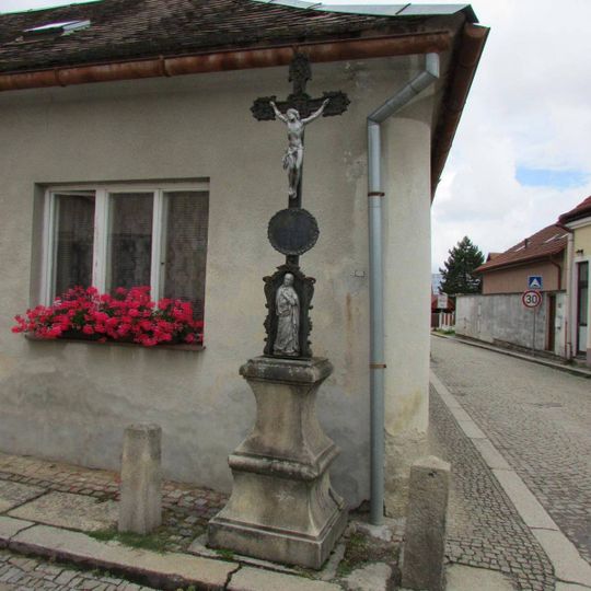 Kříž na rohu Zachariášovy a Luční ulice v Telči
