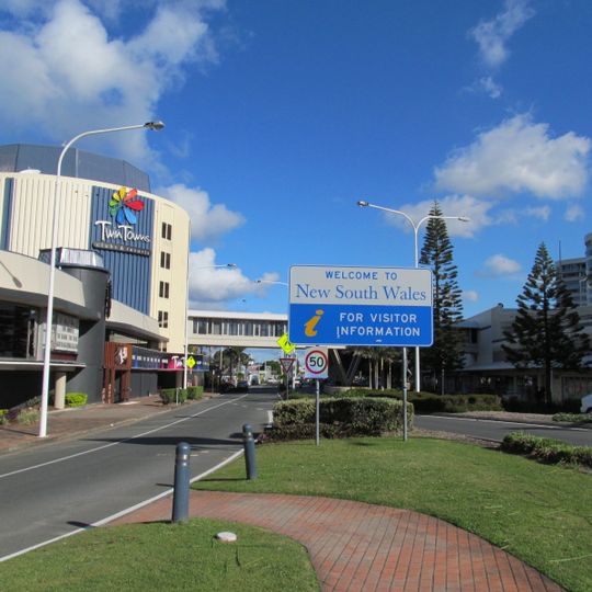 Twin Towns Services Club