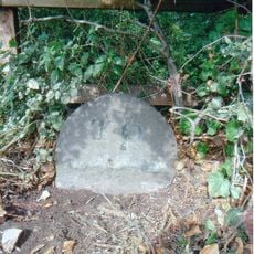 Milestone, Gloucester Road at ST624863