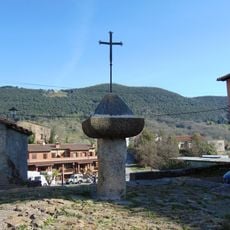 Creu de l'entrada al cementiri de Riudaura
