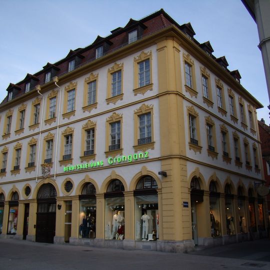 Wohn- und Geschäftsblock