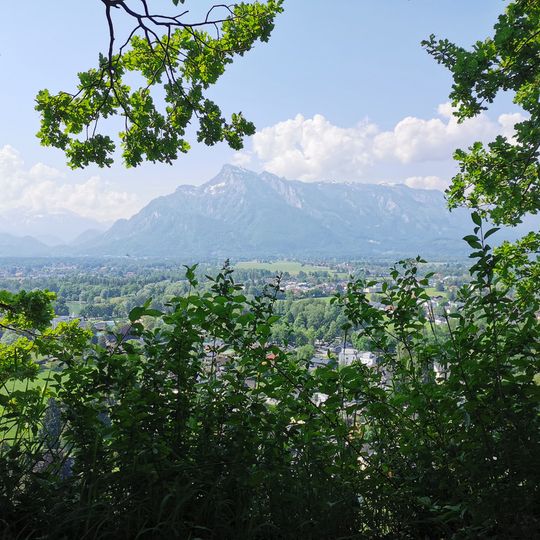 Aussichtspunkt nach Südwesten mit Blick auf den Untersberg