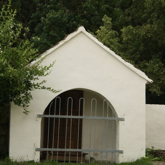 Kaple ve zdi u kostela Navštívení Panny Marie v Hlubokých Mašůvkách