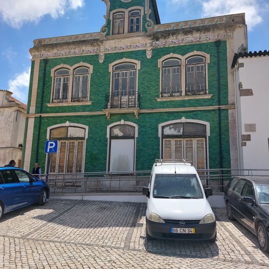 Casa no Largo de São Leonardo e Rua Dr. José Augusto Vaz