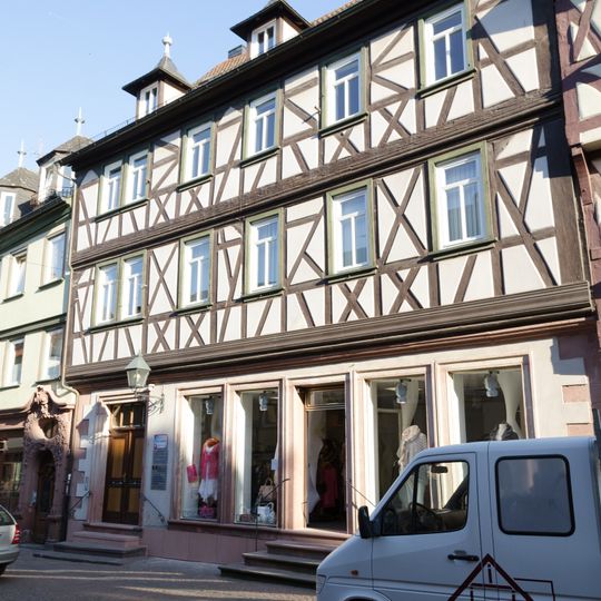 Wohn- und Geschäftshaus