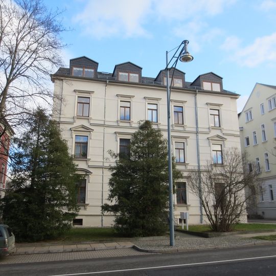 Mietshaus in offener Bebauung mit Vorgarten Reichsstraße 40