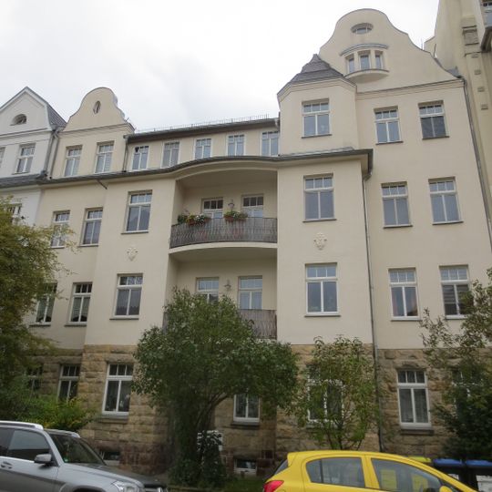 Mietshaus in geschlossener Bebauung mit Vorgarten Dorotheenstraße 29