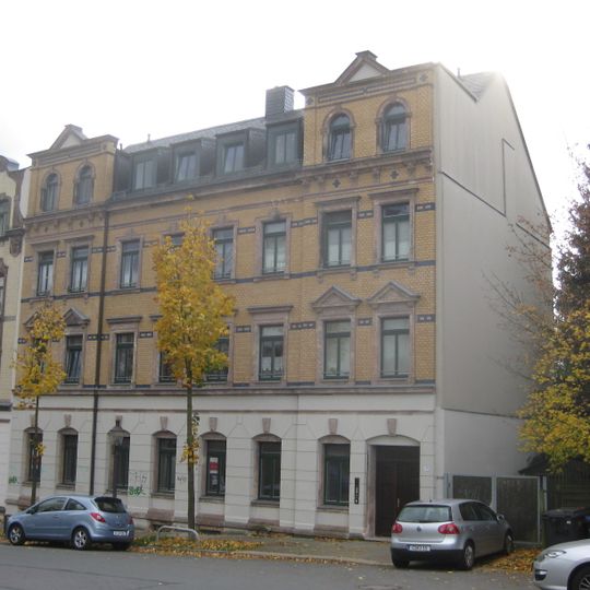 Mietshaus in geschlossener Bebauung konzipiert Albrechtstraße 2