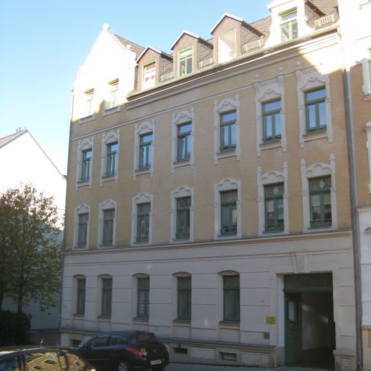 Mietshaus in vormals geschlossener Bebauung Kantstraße 63