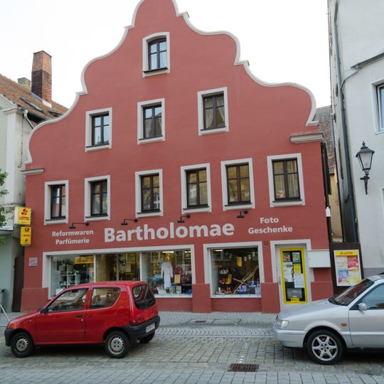 Wohn- und Geschäftshaus