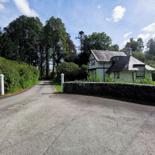 Gatepiers and low walls to main entrance to Trawsgoed House