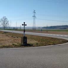 Kříž u Selibova u křižovatky