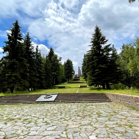 Monument-ossuary, Srednogorets