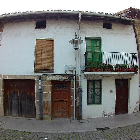 Andra Mari 5-7 etxea, Larrabetzu