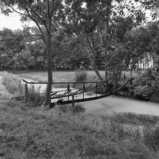 Ropta State, smeedijzeren hangbrug