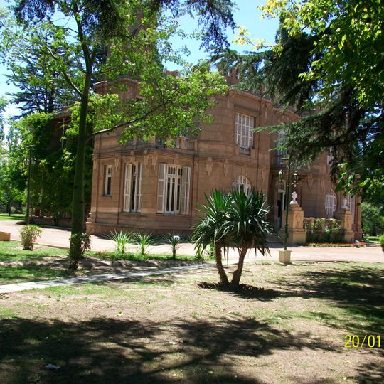 Viñedos y Bodegas Arizu