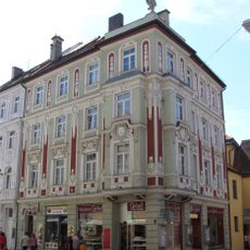 Wohn- und Geschäftshaus