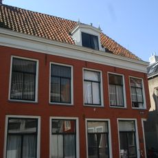 Pand met eenvoudige lijstgevel