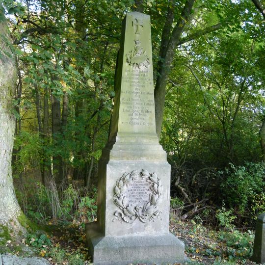 Pomník padlým z rakouského 11.praporu polních myslivců v bitvě 1866 ve východním cípu lesa Svíb u Máslojed