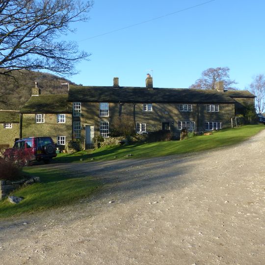 Hill House Cottages And Barn