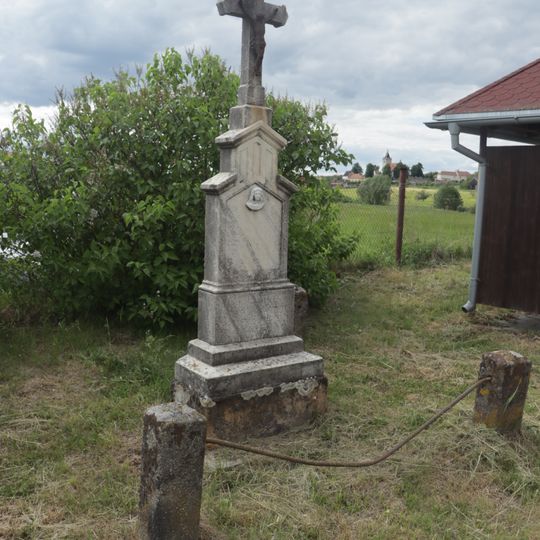 Kříž u domu 215 v Budišově