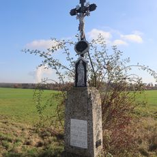 Kříž na rozcestí u Bačic