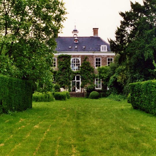 Zwaluwenburg: tuin- en parkaanleg