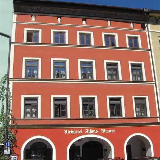 Wohn- und Geschäftshaus