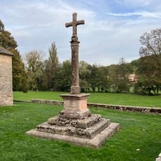 Croix de l'église Saint-Gervais-et-Saint-Protais d'Ozenay