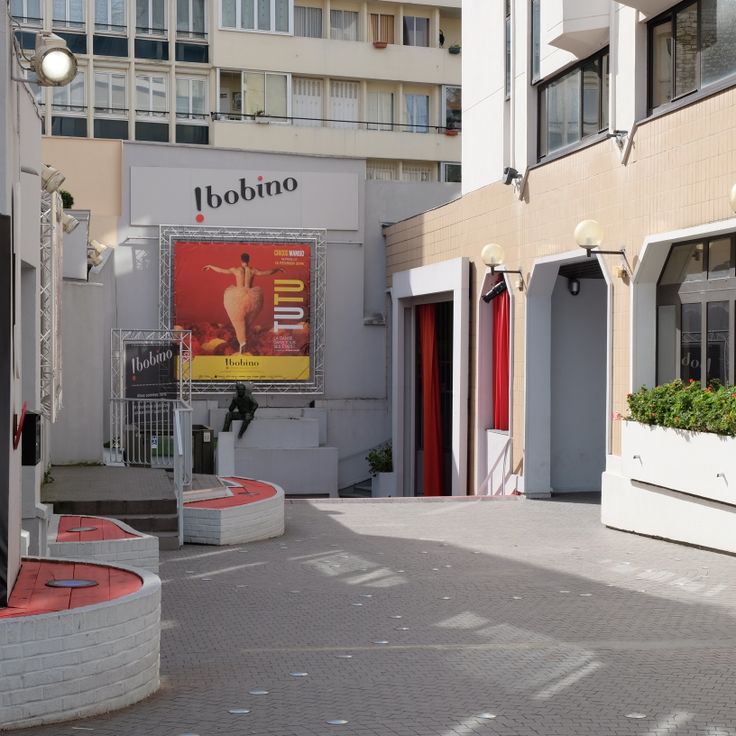 Bobino Nightclub Paris