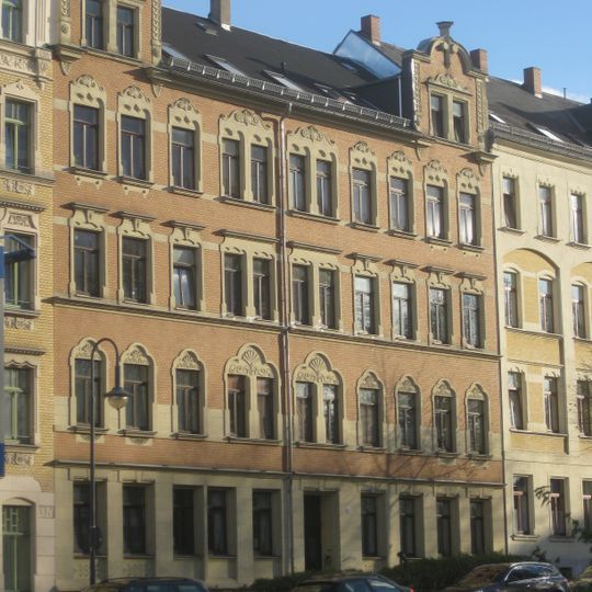Mietshaus in geschlossener Bebauung Zietenstraße 102