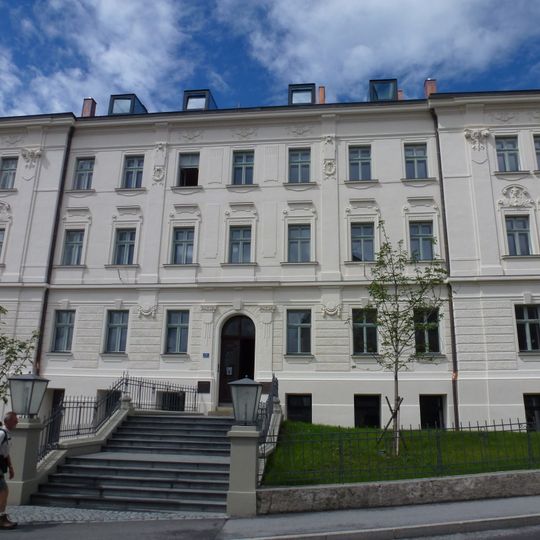 Wohnhaus, Alte Sparkasse