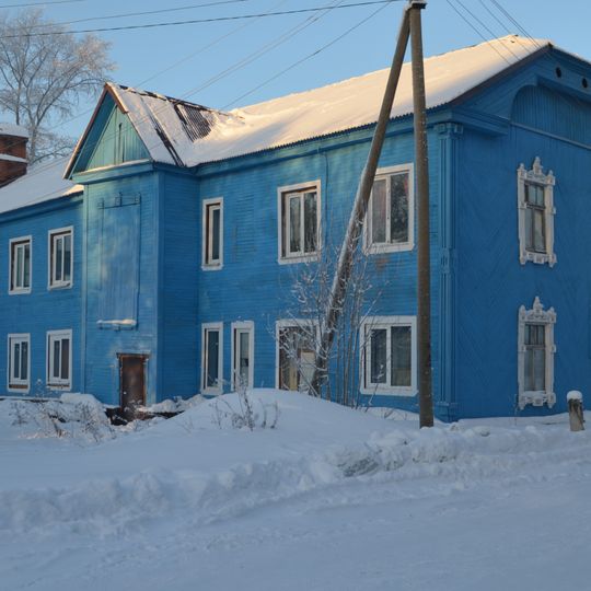 Памятник-обелиск на братской могиле красноармейцев, павших в боях за оборону станции Плесецкой