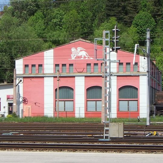 Lokmontierungshalle mit Schiebebühne
