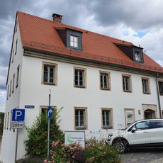 Wohnhaus in Ecklage und in offener Bebauung Poetenweg 1