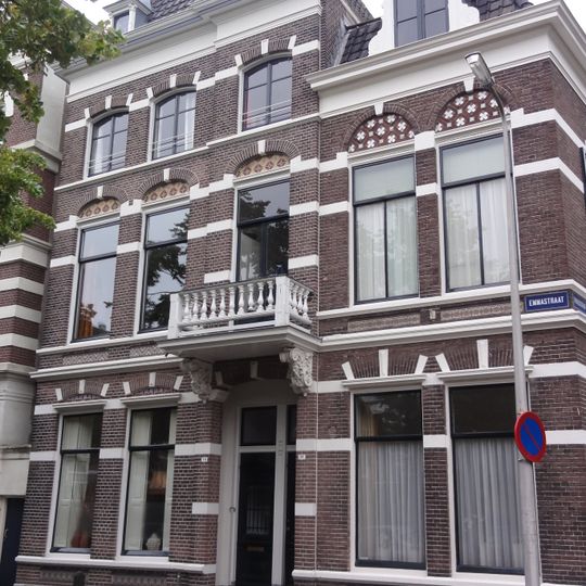 Dubbel herenhuis met beneden- en bovenwoning
