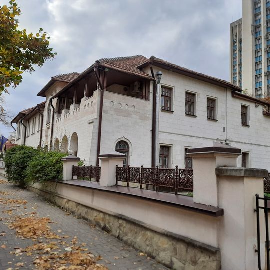 Urban villa, Sfatul Țării, 51, Chișinău