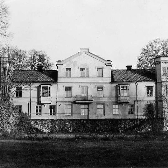 Vårby gård