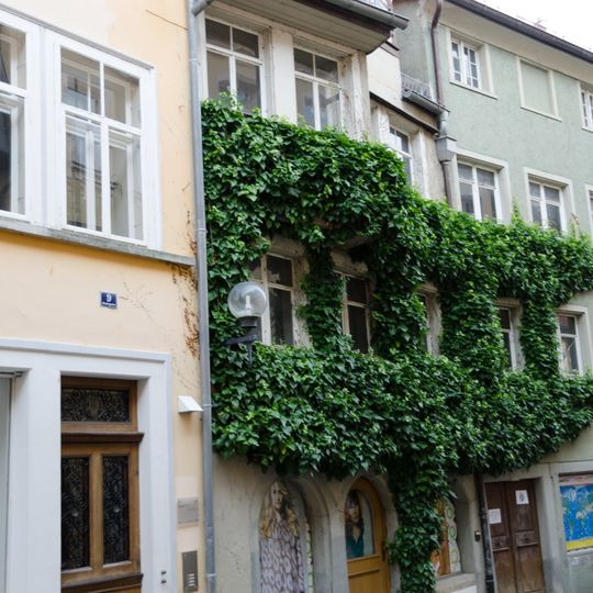 Wohn- und Geschäftshaus