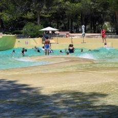 Piscine à vagues