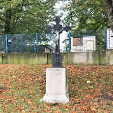 Kříž ve Zbuzanské ulici v Ořechu
