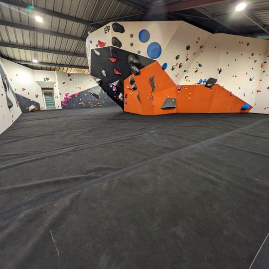 Gravity Bouldering